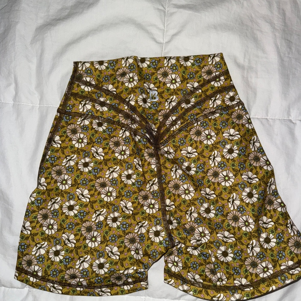 Floral Patterned Buffbunny Legacy Shorts